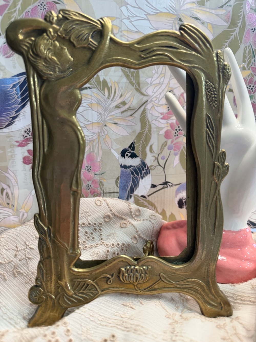 Vintage-Style Brass Art Nouveau Picture Frame - Gold Finish